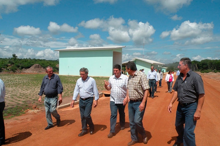 Prefeitos do Cons&oacute;rcio de Desenvolvimento Vale do Guapor&eacute; vistaram neste s&aacute;bado Aterro Sanit&aacute;rio de Vilhena-Ro